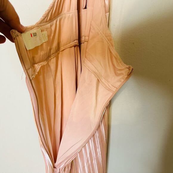 TJD The Jetset Dairies Women's Pink Blush Pleated Skirt Halter Gown Size L - Picture 12 of 16